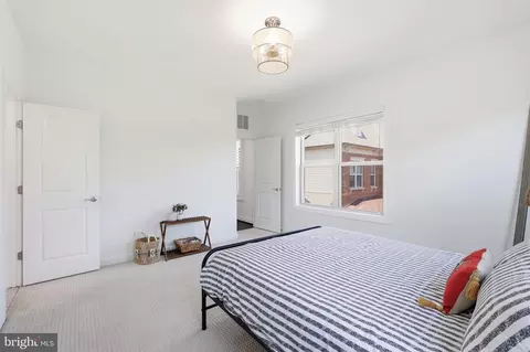 Bedroom - 20623 Holyoke Dr, Ashburn, VA 20147 photo 16 of 21