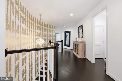 Entry Way - 20623 Holyoke Dr, Ashburn, VA 20147 photo 7 of 10