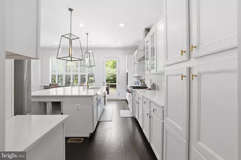 Entry Way - 20623 Holyoke Dr, Ashburn, VA 20147 photo 3 of 10