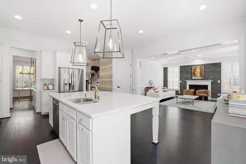 Kitchen - 20623 Holyoke Dr, Ashburn, VA 20147 photo 6 of 9