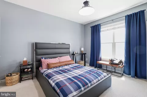 Bedroom - 20623 Holyoke Dr, Ashburn, VA 20147 photo 5 of 21