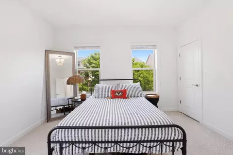 Bedroom - 20623 Holyoke Dr, Ashburn, VA 20147 photo 14 of 21