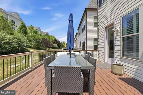 Exterior - 20623 Holyoke Dr, Ashburn, VA 20147 photo 6 of 16