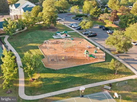 View/Area - 20108 Blackwolf Run Pl, Ashburn, VA 20147 photo 4 of 13