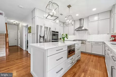 Kitchen - 20108 Blackwolf Run Pl, Ashburn, VA 20147 photo 3 of 10