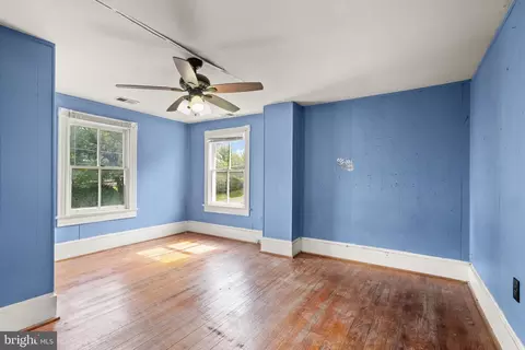 Bedroom - 43699 Hay Rd, Ashburn, VA 20147 photo 2 of 3