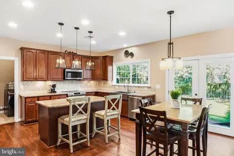 Kitchen - 43276 John Danforth Ct, Ashburn, VA 20147 photo 1 of 7