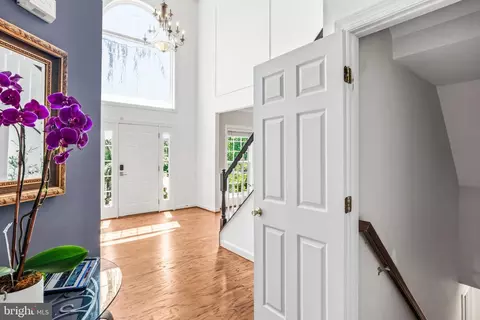 Entry Way - 43276 John Danforth Ct, Ashburn, VA 20147 photo 5 of 10