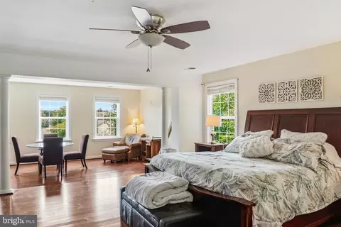 Bedroom - 43276 John Danforth Ct, Ashburn, VA 20147 photo 2 of 6