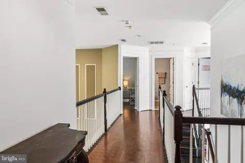 Entry Way - 43276 John Danforth Ct, Ashburn, VA 20147 photo 8 of 10