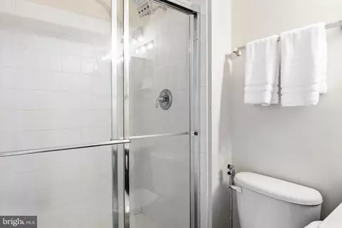 Bath - 43276 John Danforth Ct, Ashburn, VA 20147 photo 1 of 3