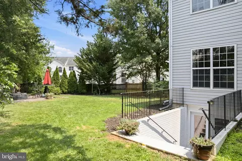 Exterior - 43276 John Danforth Ct, Ashburn, VA 20147 photo 3 of 4