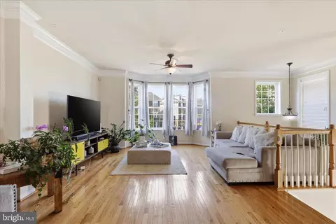 20925 Houseman Ter, Ashburn, VA 20148