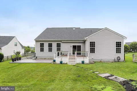 Exterior - 26798 Barnsley Pl, Chantilly, VA 20152 photo 9 of 13