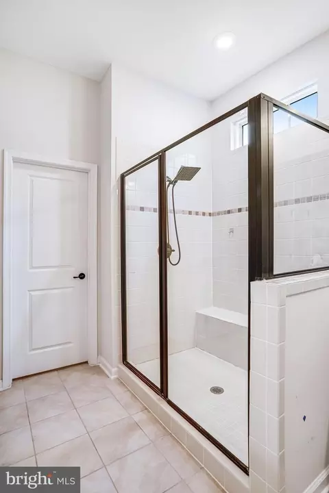 Bath - 26798 Barnsley Pl, Chantilly, VA 20152 photo 5 of 9