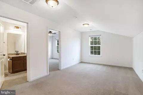 Entry Way - 26798 Barnsley Pl, Chantilly, VA 20152 photo 8 of 10