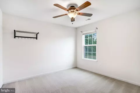 Bedroom - 26798 Barnsley Pl, Chantilly, VA 20152 photo 7 of 9
