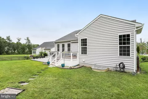 Exterior - 26798 Barnsley Pl, Chantilly, VA 20152 photo 10 of 13