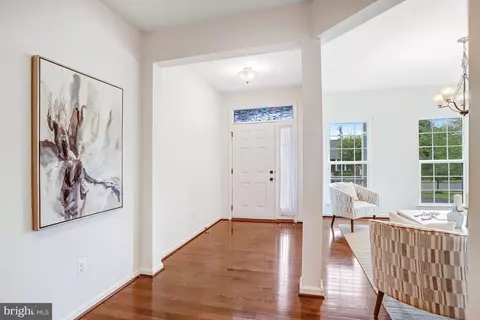 Entry Way - 26798 Barnsley Pl, Chantilly, VA 20152 photo 5 of 10