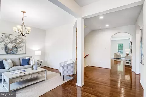 Entry Way - 26798 Barnsley Pl, Chantilly, VA 20152 photo 2 of 10