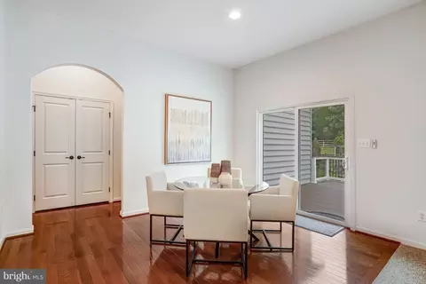 Entry Way - 26798 Barnsley Pl, Chantilly, VA 20152 photo 7 of 10