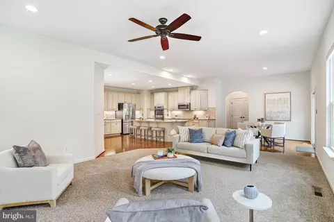 Living - 26798 Barnsley Pl, Chantilly, VA 20152 photo 5 of 6