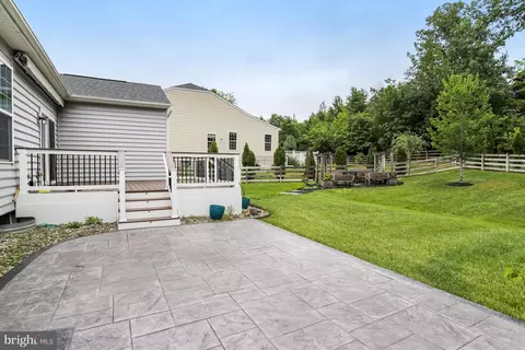 Exterior - 26798 Barnsley Pl, Chantilly, VA 20152 photo 8 of 13