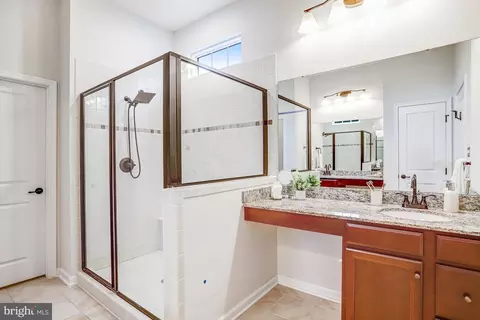 Bath - 26798 Barnsley Pl, Chantilly, VA 20152 photo 4 of 9