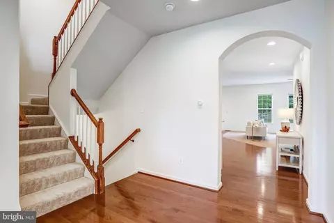 Entry Way - 26798 Barnsley Pl, Chantilly, VA 20152 photo 6 of 10