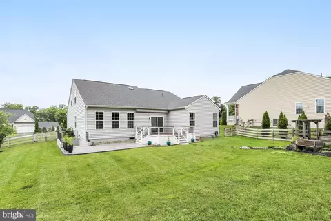 Exterior - 26798 Barnsley Pl, Chantilly, VA 20152 photo 11 of 13