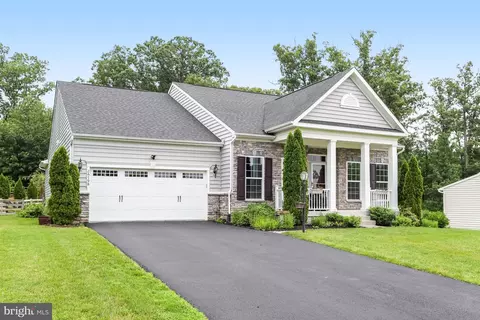 Exterior - 26798 Barnsley Pl, Chantilly, VA 20152 photo 4 of 13