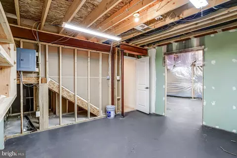 Entry Way - 26798 Barnsley Pl, Chantilly, VA 20152 photo 10 of 10