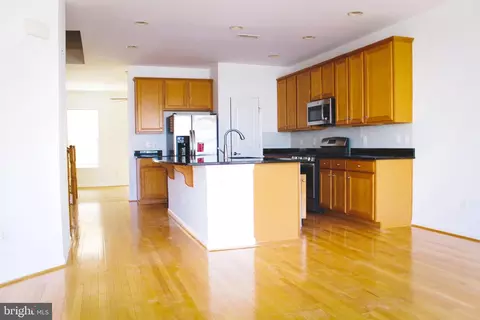 44035 Peirosa Ter, Chantilly, VA 20152