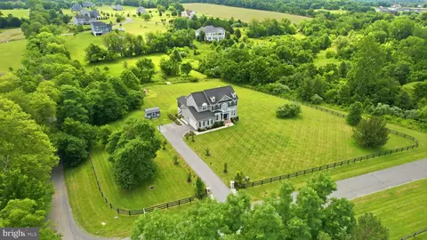 12720 Snowbird Ct, Lovettsville, VA 20180