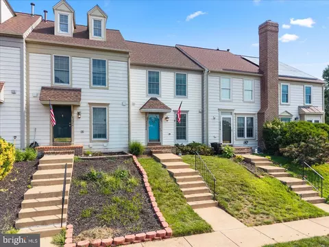 43976 Kitts Hill Ter, Ashburn, VA 20147