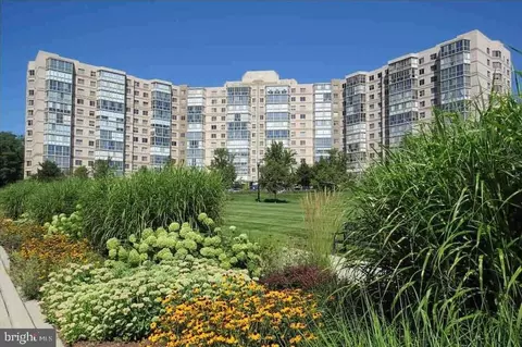 19365 Cypress Ridge Ter #1105, Leesburg, VA 20176