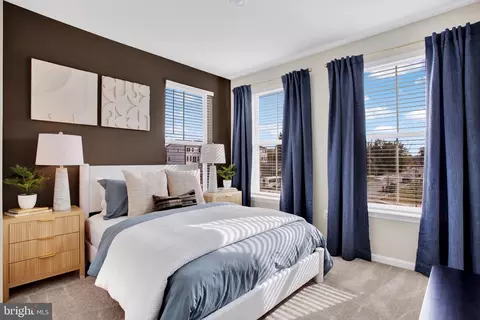 Bedroom - 42659 Darala Dr, Ashburn, VA 20147 photo 7 of 7