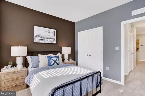 Bedroom - 42659 Darala Dr, Ashburn, VA 20147 photo 5 of 7