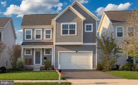 813 Mildenhall Ct, Purcellville, VA 20132