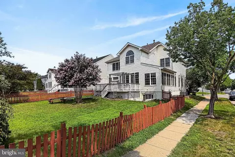 Exterior - 42655 Harris St, Chantilly, VA 20152 photo 16 of 16