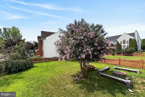 Exterior - 42655 Harris St, Chantilly, VA 20152 photo 11 of 16