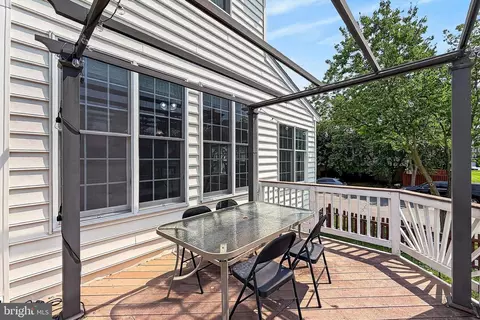 Exterior - 42655 Harris St, Chantilly, VA 20152 photo 9 of 16