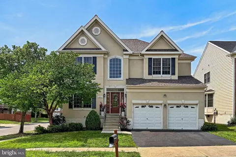 Exterior - 42655 Harris St, Chantilly, VA 20152 photo 4 of 16