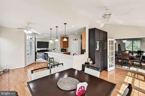 Dining - 42655 Harris St, Chantilly, VA 20152 photo 3 of 5