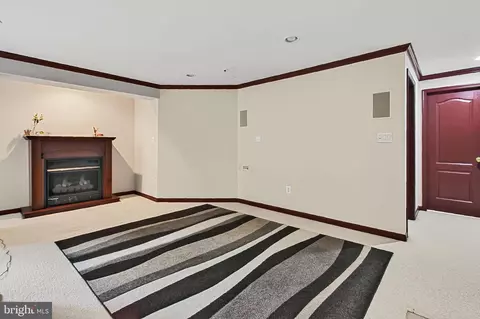 Living - 42655 Harris St, Chantilly, VA 20152 photo 4 of 4