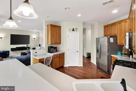Kitchen - 42655 Harris St, Chantilly, VA 20152 photo 2 of 5