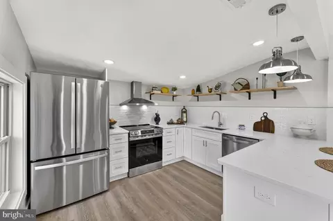 Kitchen - 33960 Welbourne Rd, Upperville, VA 20184 photo 1 of 6