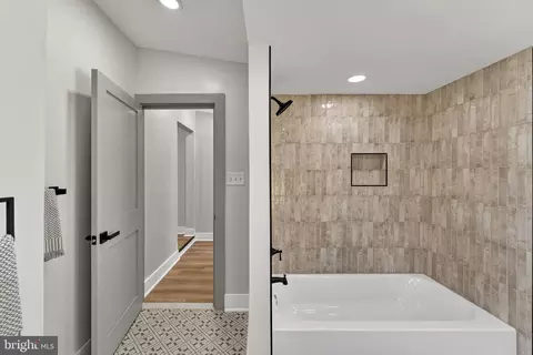Entry Way - 33960 Welbourne Rd, Upperville, VA 20184 photo 6 of 11