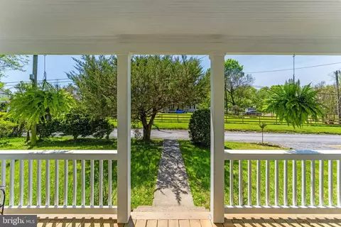 Exterior - 33960 Welbourne Rd, Upperville, VA 20184 photo 4 of 11