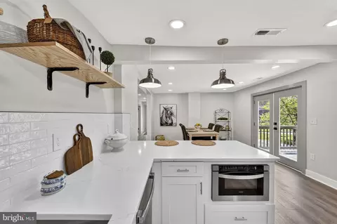 Kitchen - 33960 Welbourne Rd, Upperville, VA 20184 photo 5 of 6